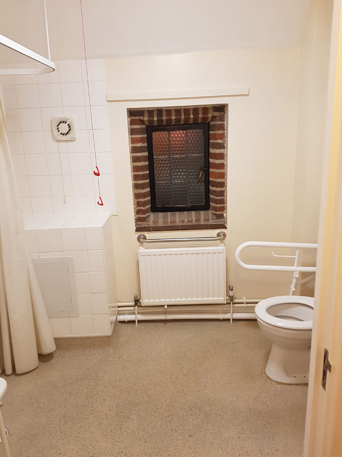 Bathroom - single occupancy flat
